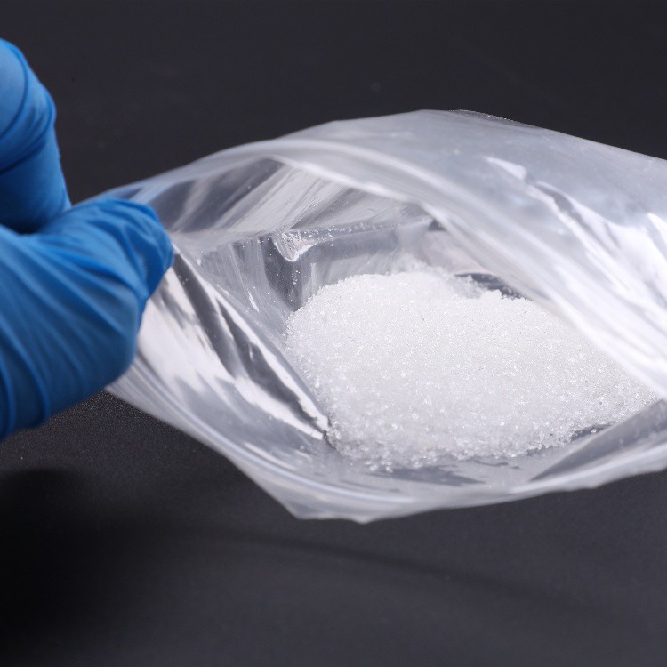 Tris (hydroksimetyyli) aminome thane 77-86-1